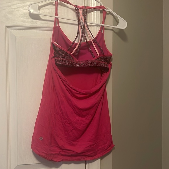 Lulu lemon tank top with built in free to move bra - Picture 2 of 5